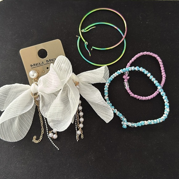 Not available (used as a gift) ACCESSORIES BUNDLE - Picture 6 of 6